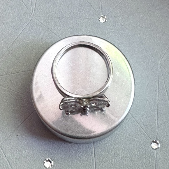 π¦ Dazzling Vintage Sterling Silver Butterfly Ring β Marquise-Cut Sparkle! β¨π - Picture 7 of 16